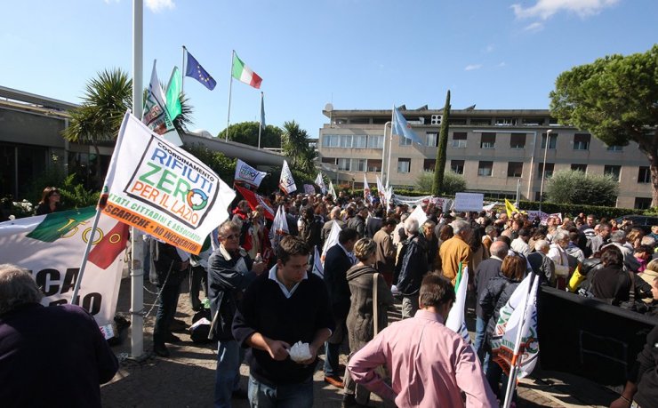 Manifestazione No discarica a Villa Adriana